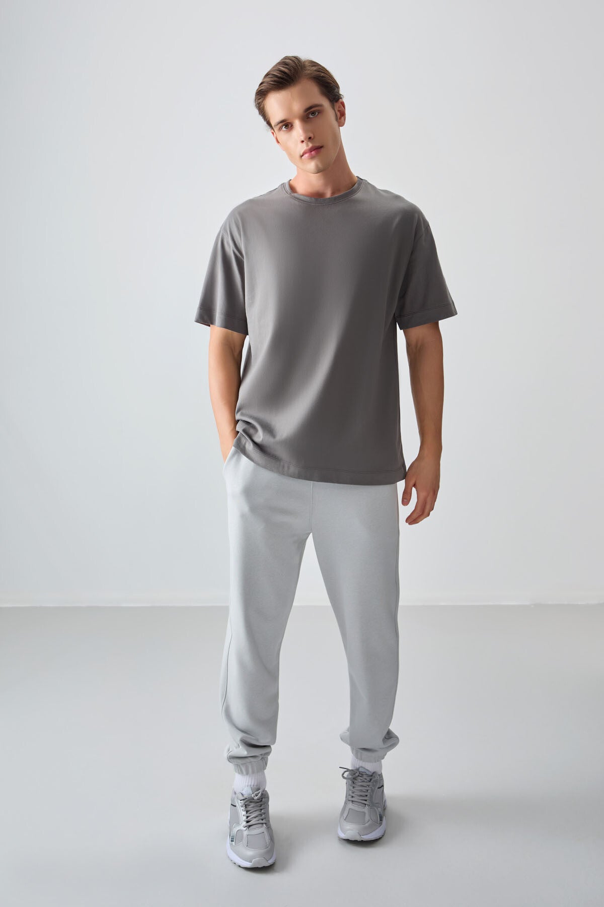 %100 pamuk kalin yumuşak dokulu oversize fit basic erkek t-shirt - 88353 - Justyol