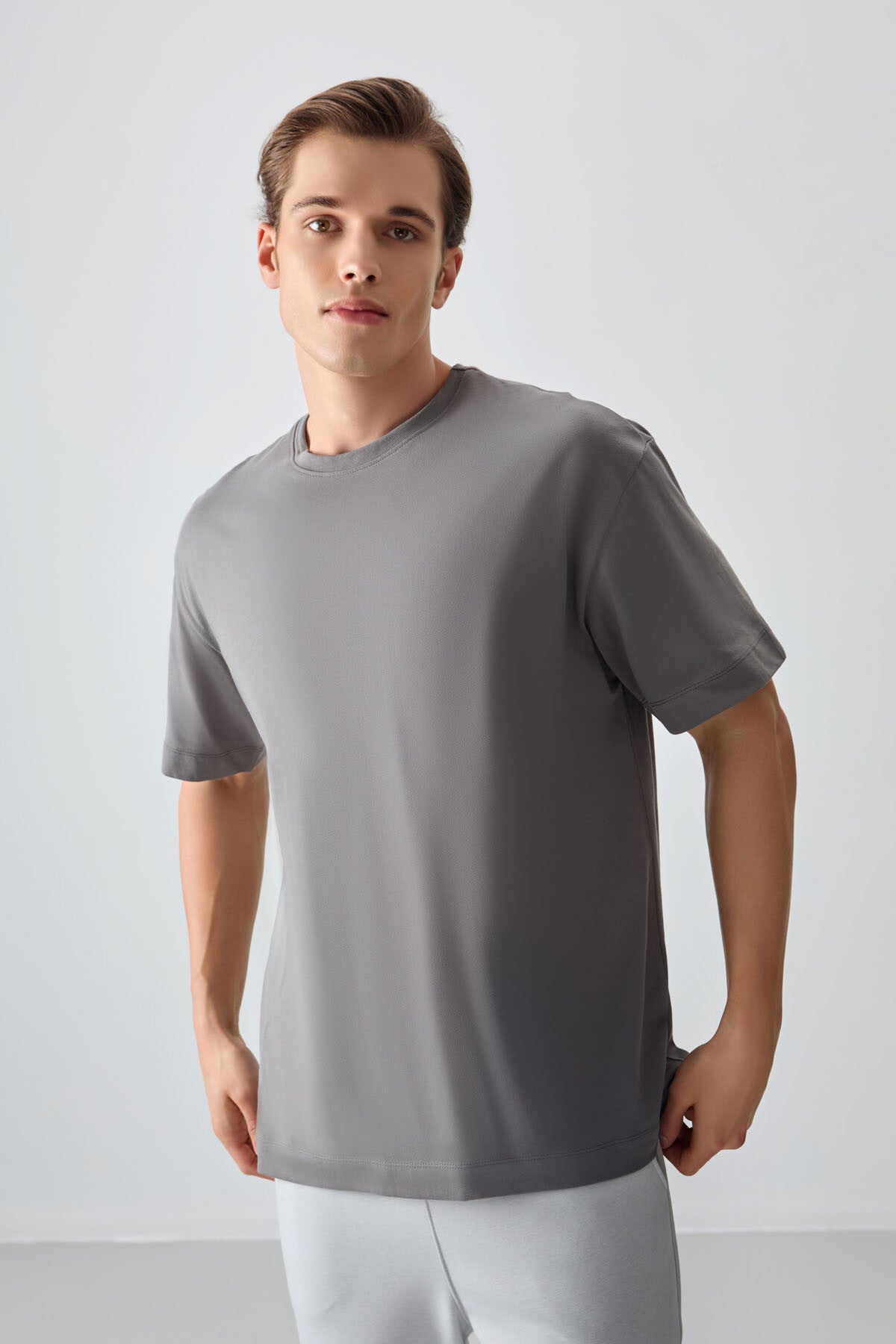 %100 pamuk kalin yumuşak dokulu oversize fit basic erkek t-shirt - 88353 - Justyol