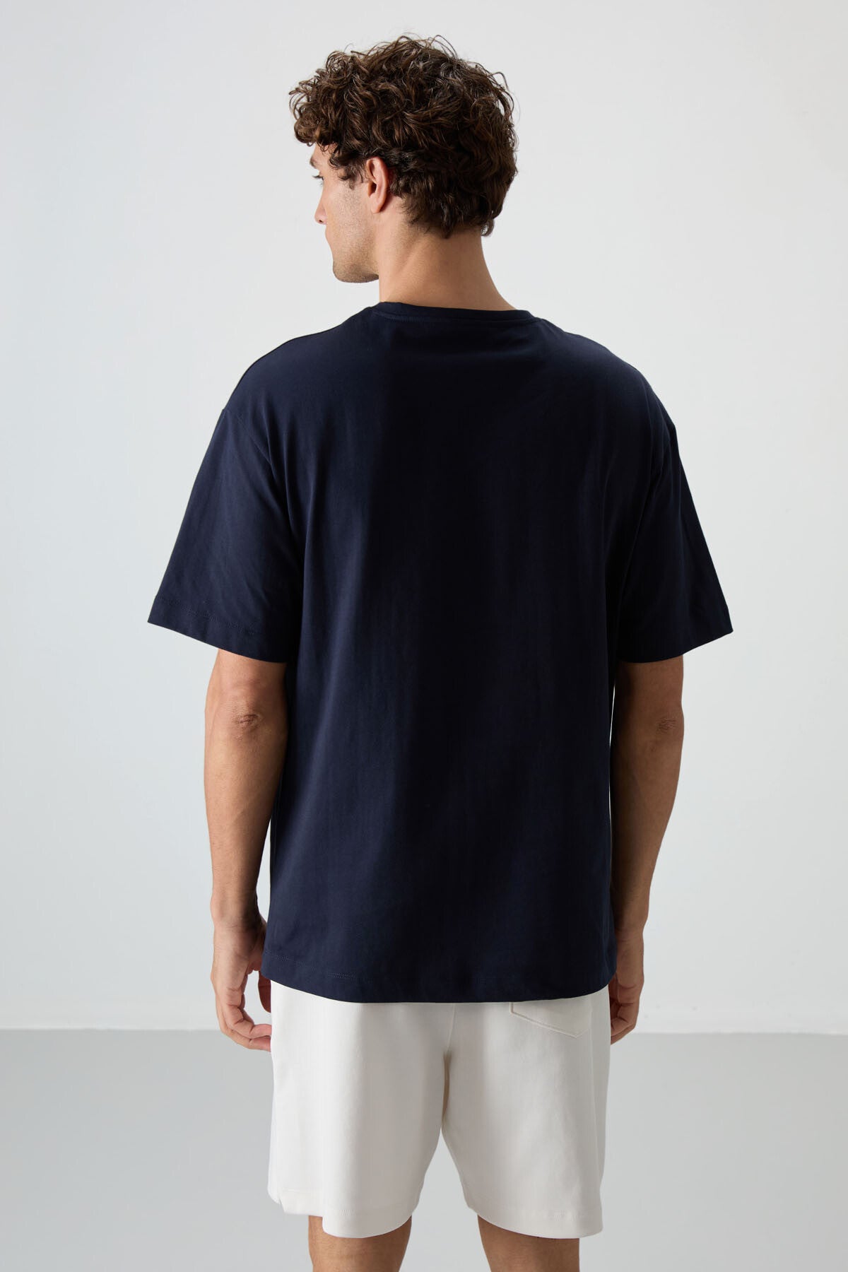 %100 pamuk kalin yumuşak dokulu oversize fit baskili erkek t-shirt - 88360 - Justyol