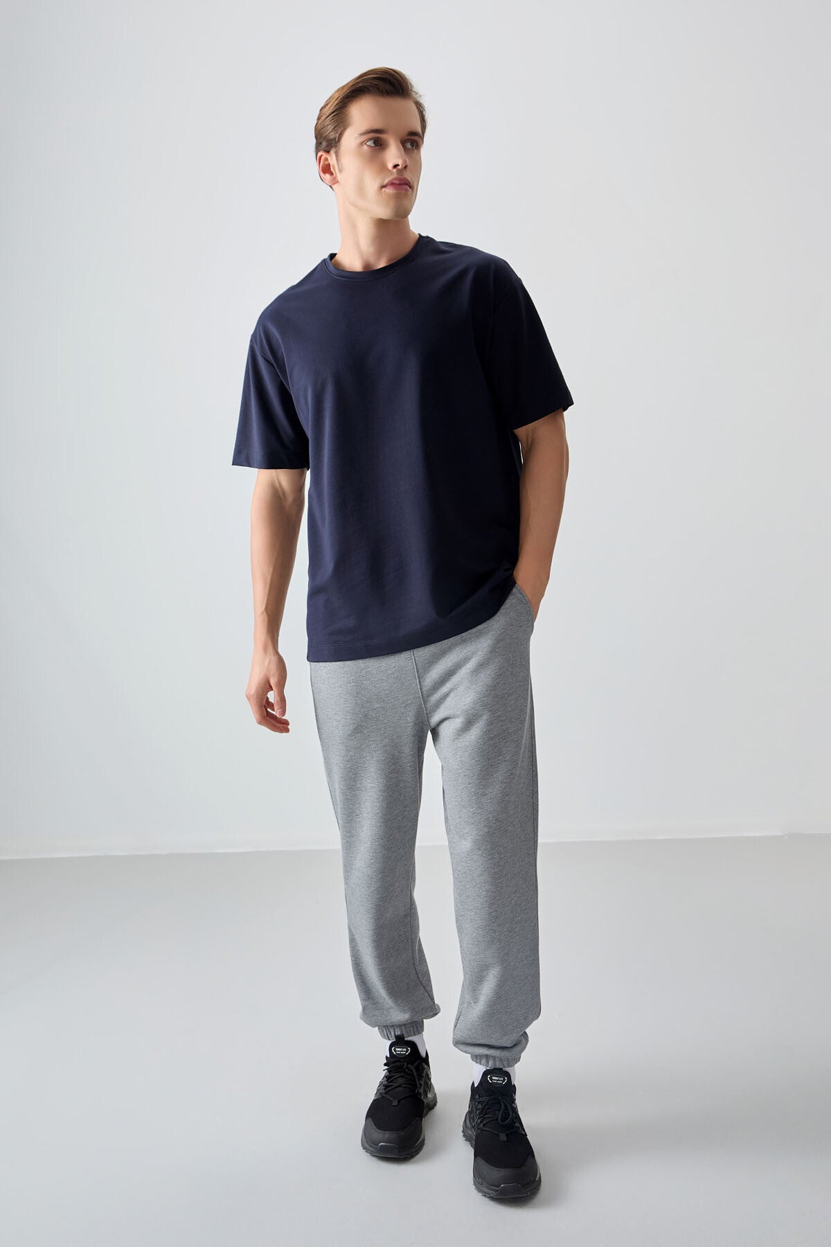pamuklu kalin yumuşak dokulu oversize fit basic erkek t-shirt - 88377 - Justyol