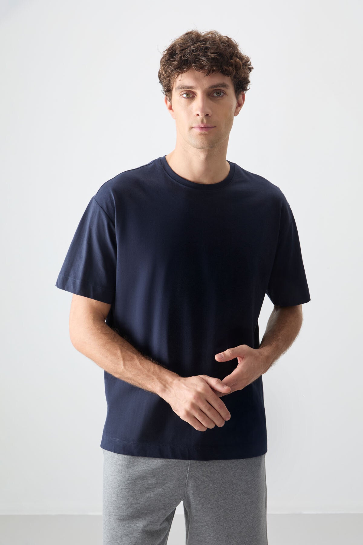 %100 pamuk kalin yumuşak dokulu oversize fit basic erkek t-shirt - 88353 - Justyol