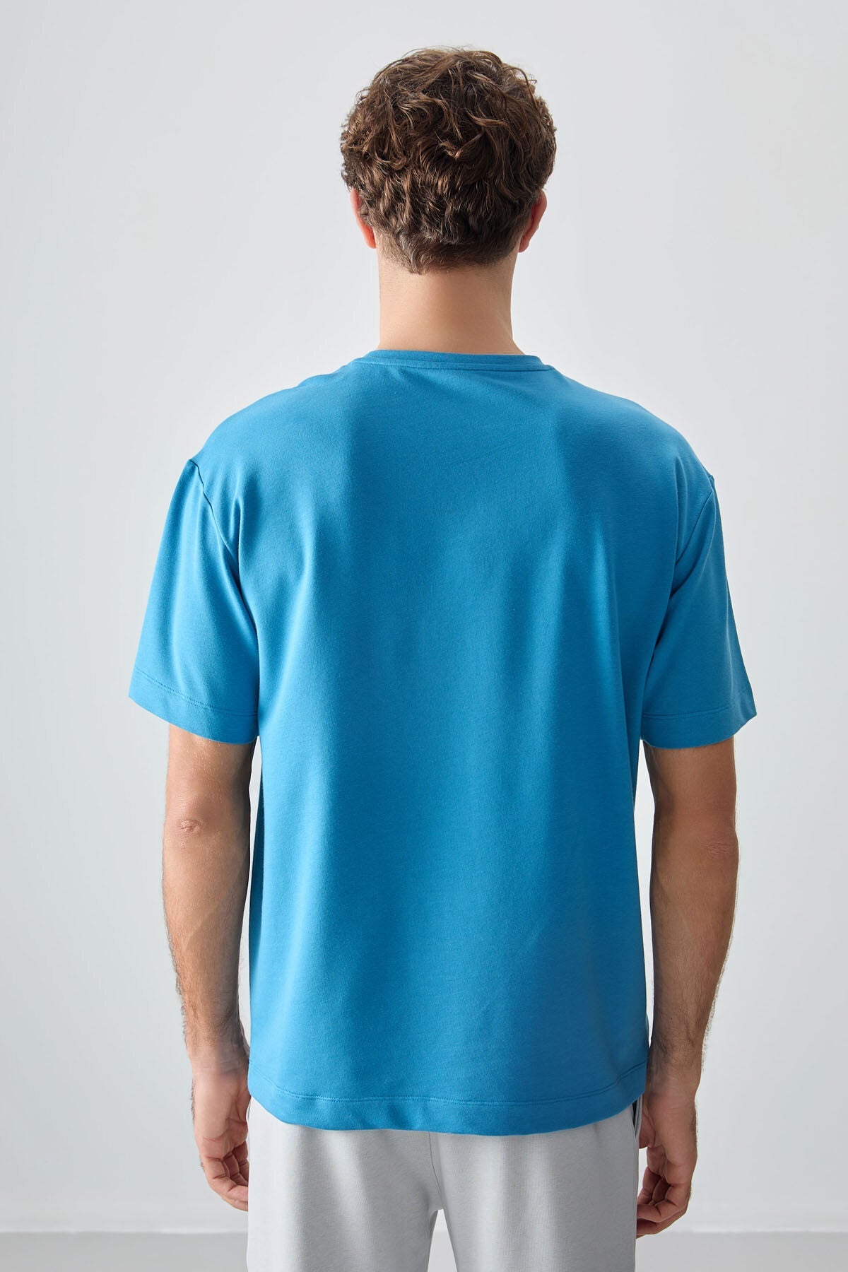 pamuklu kalin yumuşak dokulu oversize fit basic erkek t-shirt - 88377 - Justyol