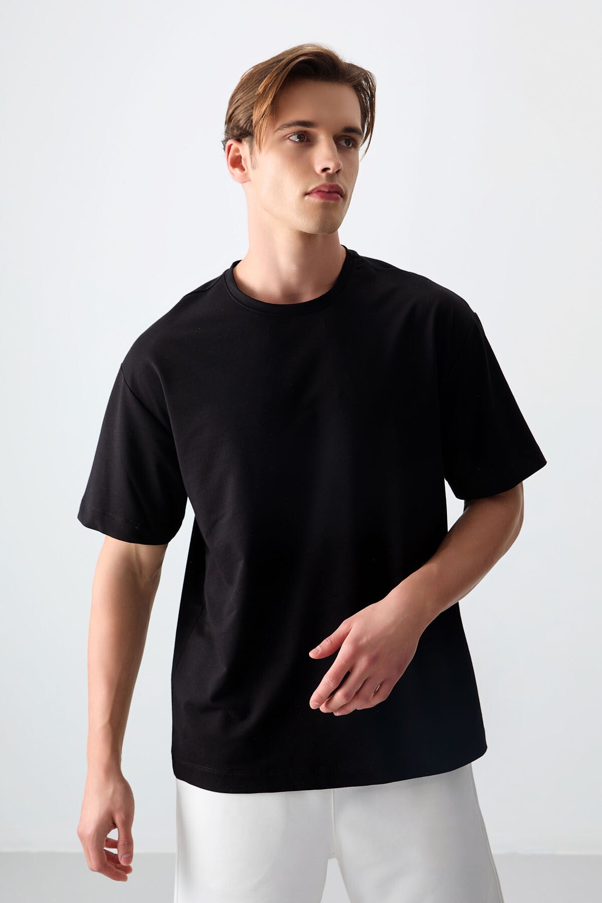 pamuklu kalin yumuşak dokulu oversize fit basic erkek t-shirt - 88377 - Justyol