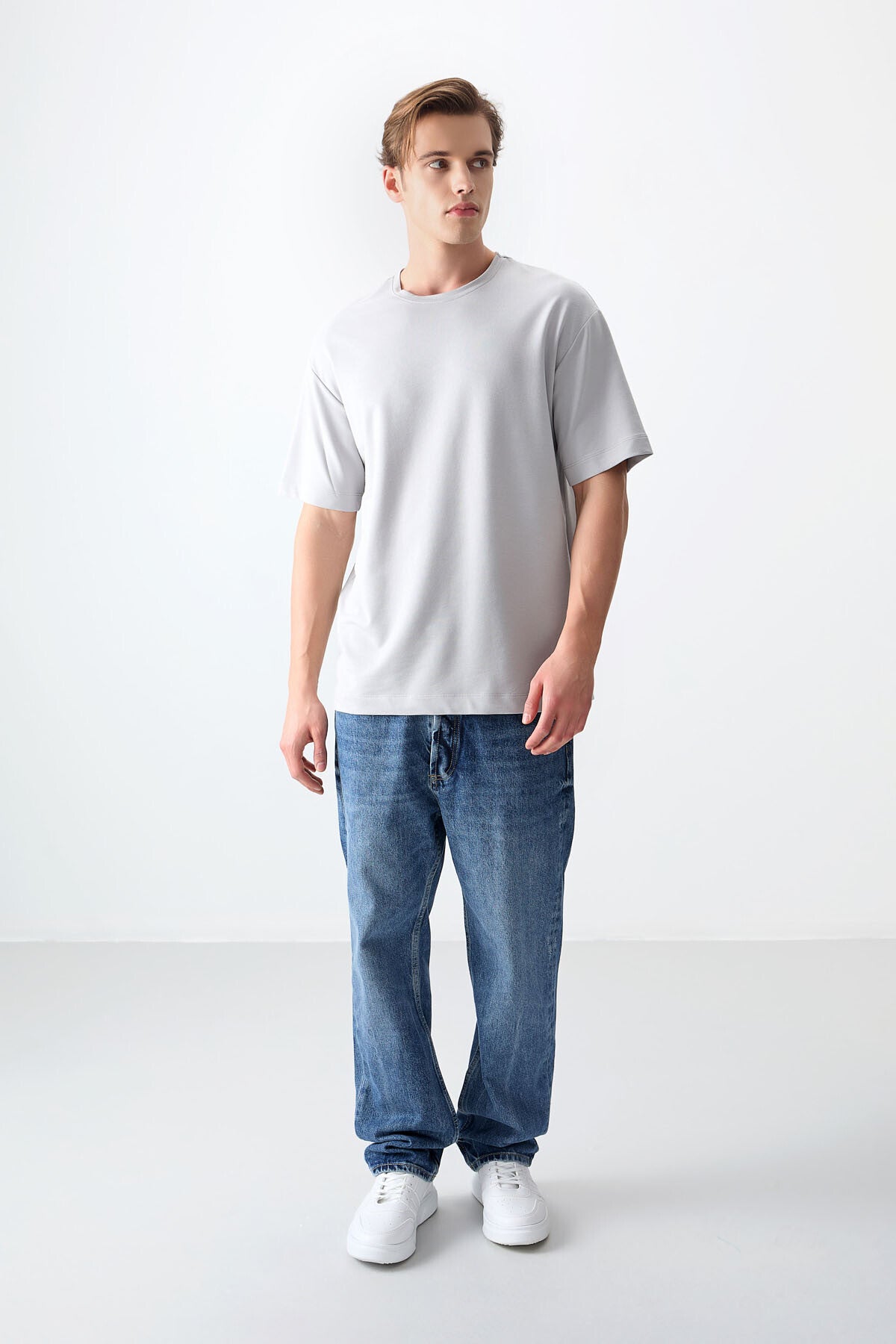 pamuklu kalin yumuşak dokulu oversize fit basic erkek t-shirt - 88377 - Justyol