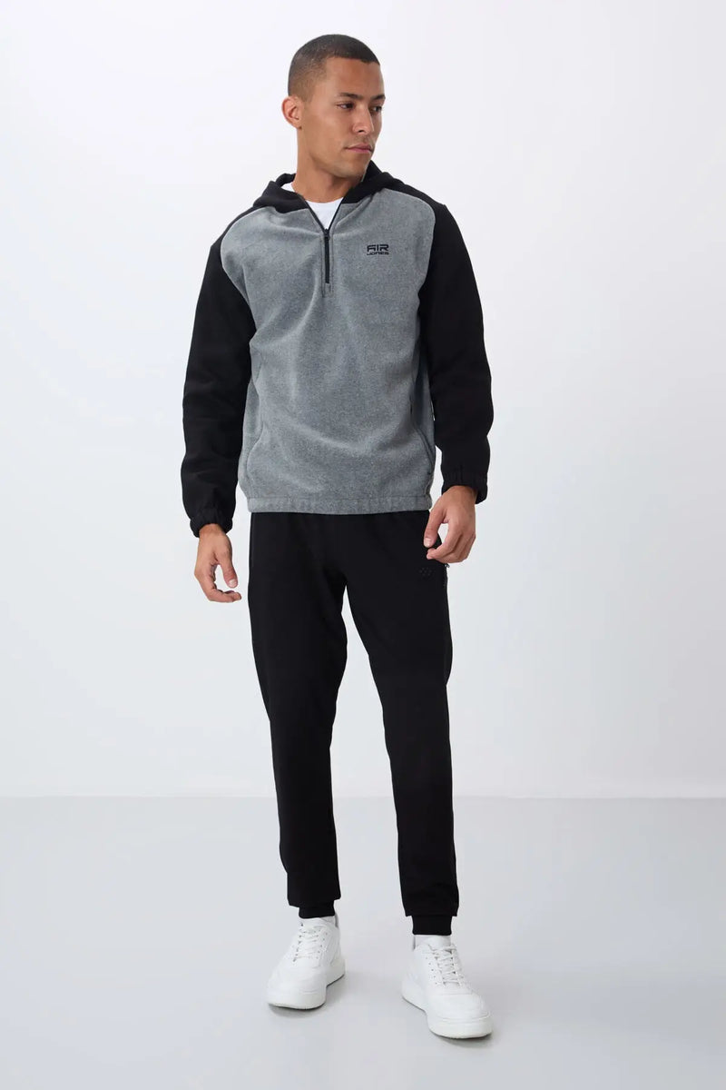Sweatshirt pour homme en polaire à capuche, coupe standard, avec demi-zip et bloc de couleurs - 88300