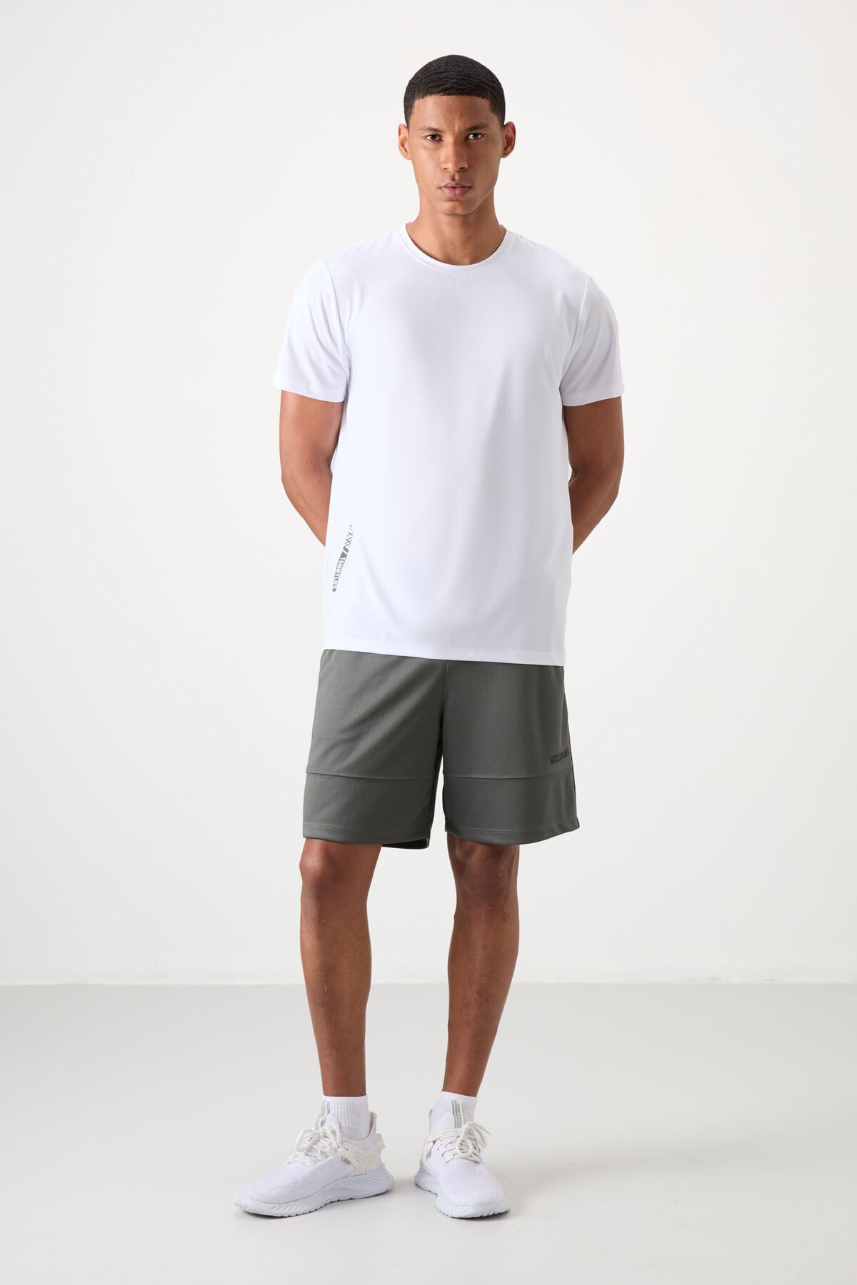 polyester nefes alan dokulu ince esnek standart fit erkek performans t-shirt - 88388 - Justyol