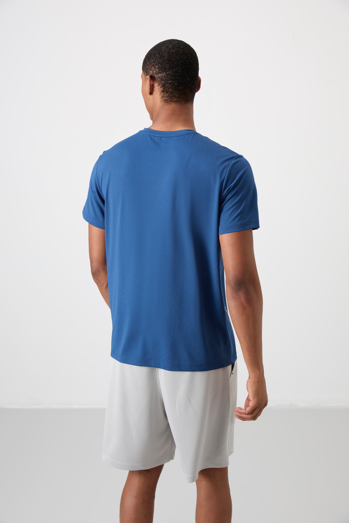polyester nefes alan dokulu ince esnek standart fit erkek performans t-shirt - 88388 - Justyol