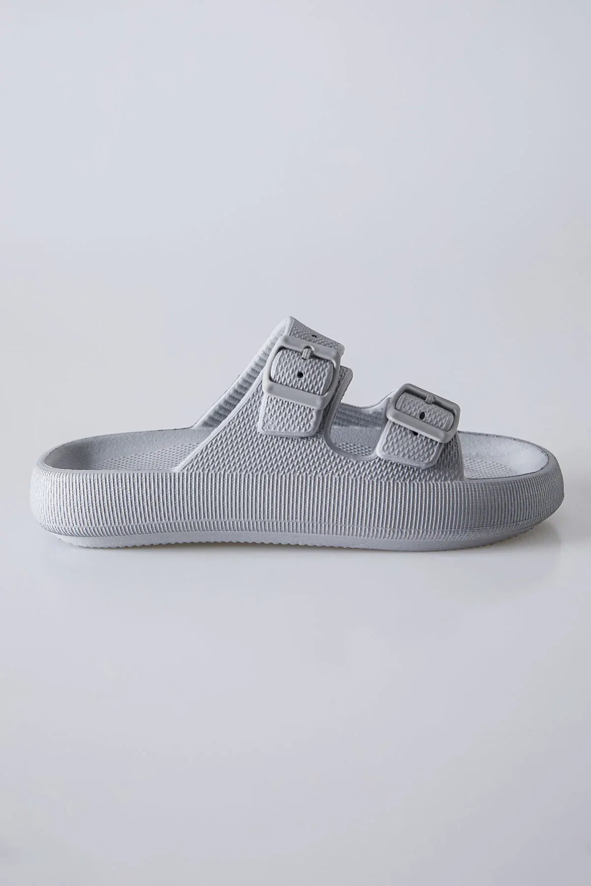 claquettes homme à semelle haute double boucles- 89302 - Justyol
