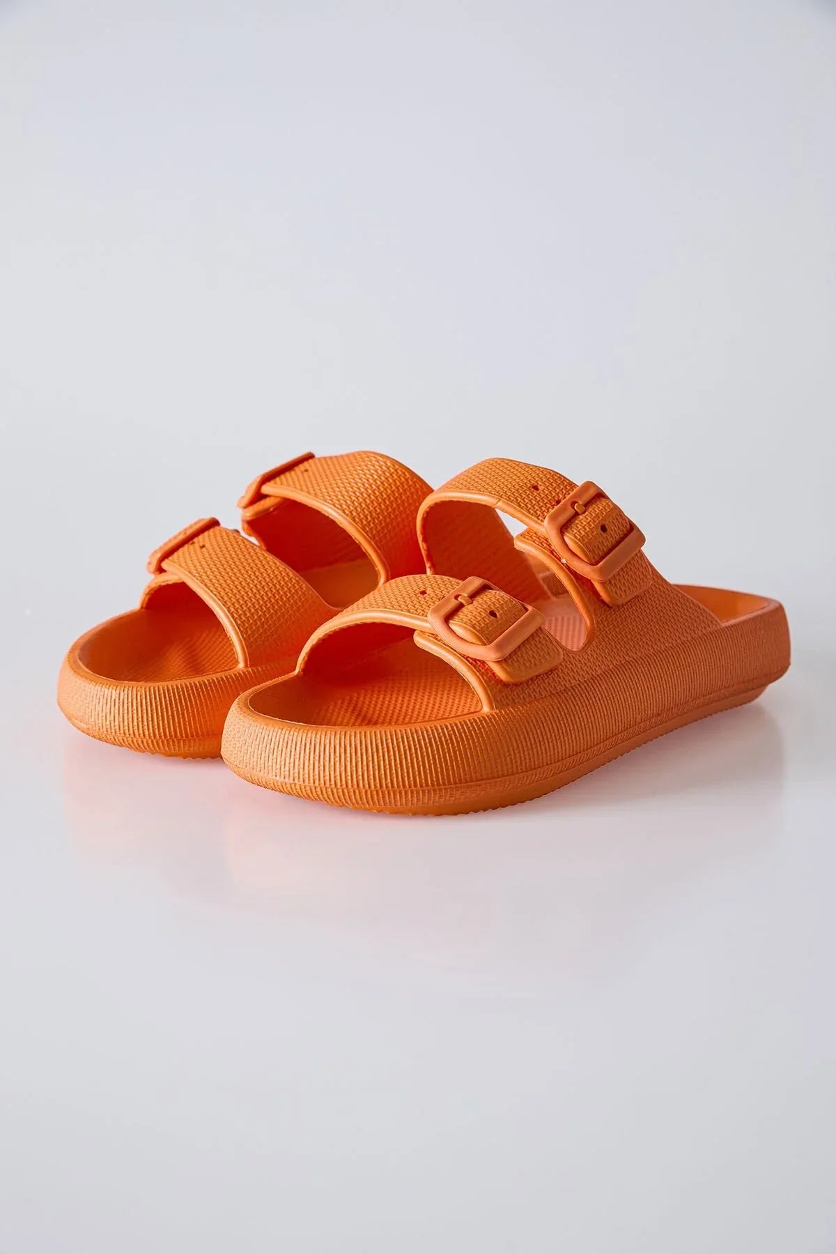 claquettes homme à semelle haute double boucles- 89302 - Justyol