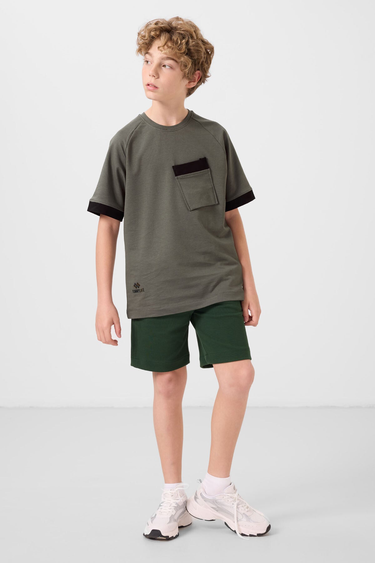 pamuklu yumuşak dokulu oversize cep detayli erkek çocuk t-shirt - 11295 - Justyol