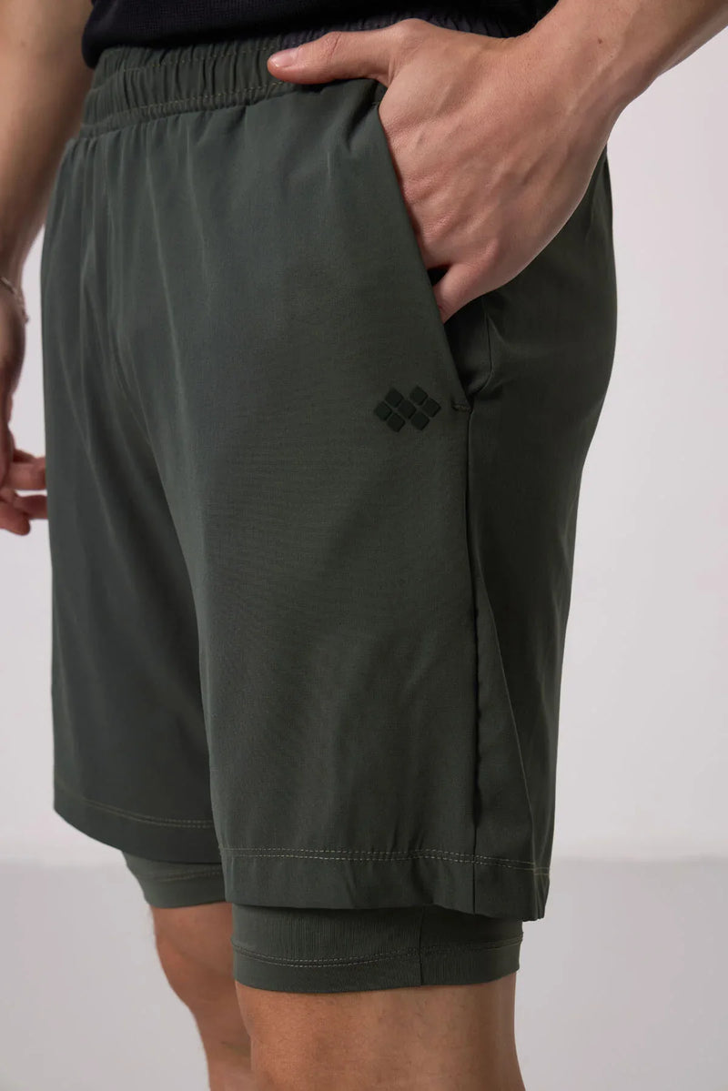 Short pour homme en polyester doux avec taille élastique et insert en leggings - 81287