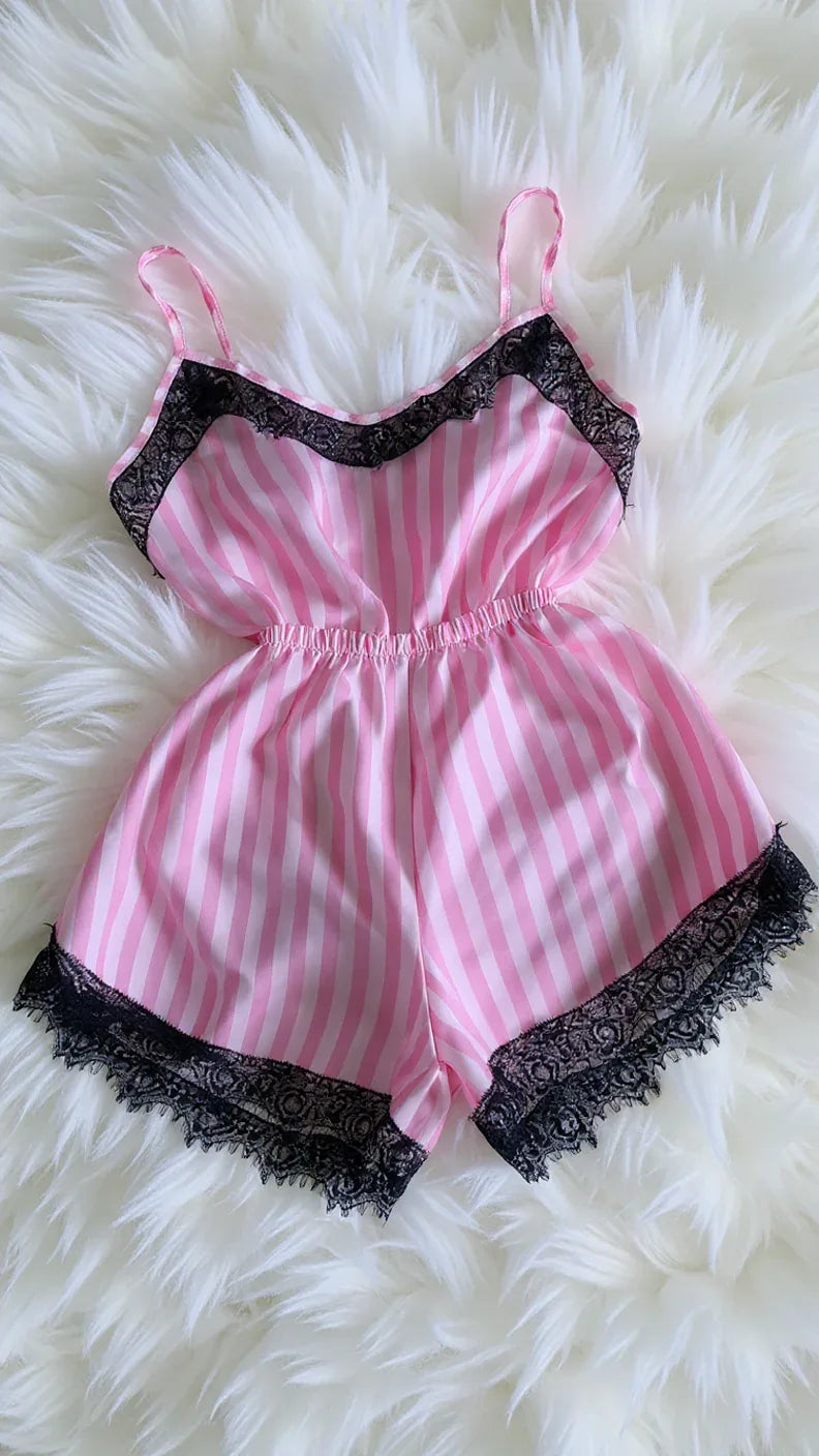 Ensemble de nuit satin rayé avec dentelle élégante - Justyol