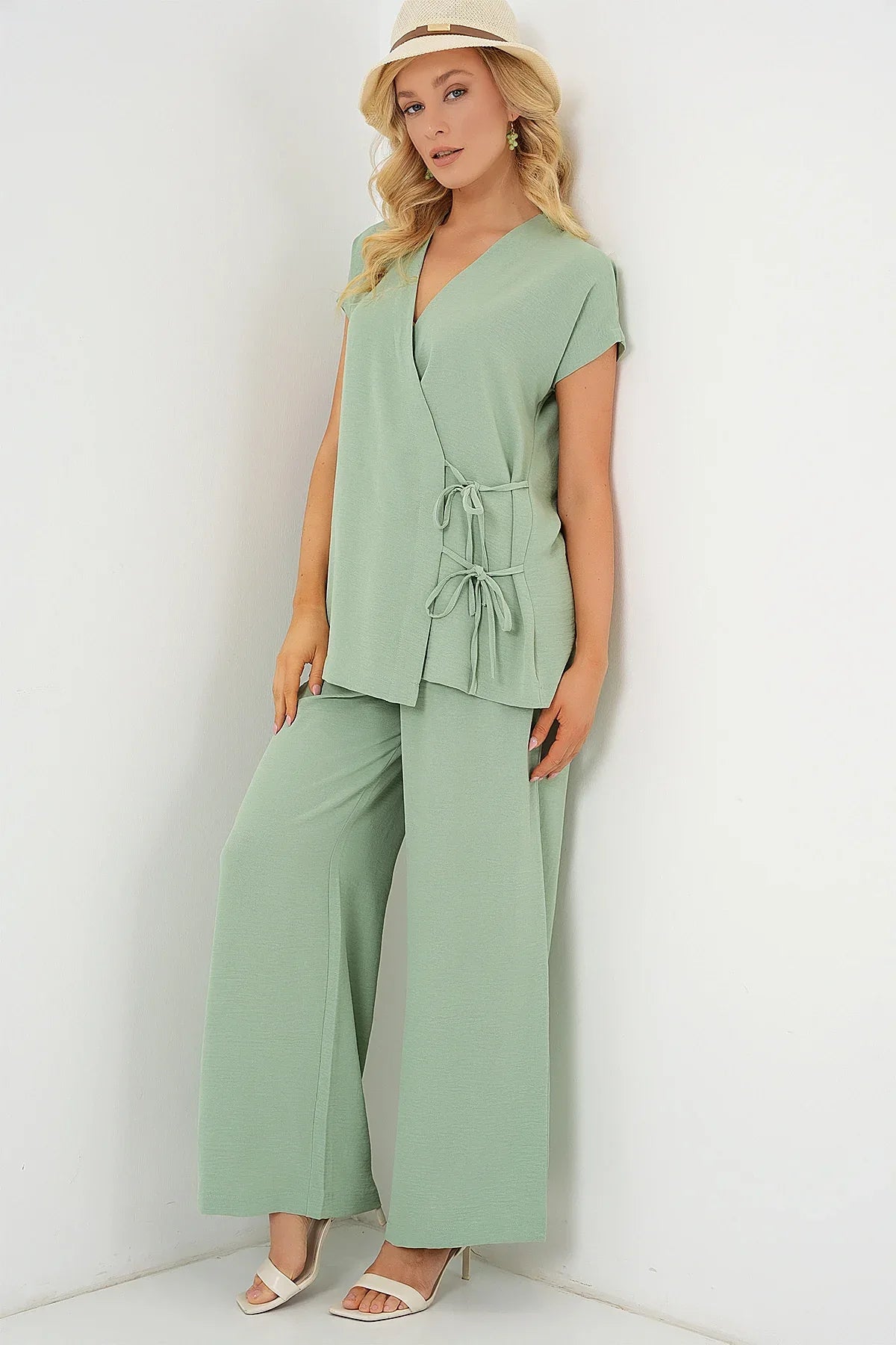 Ensemble femme à manches courtes avec lacets en ayrobin 6741 - Justyol