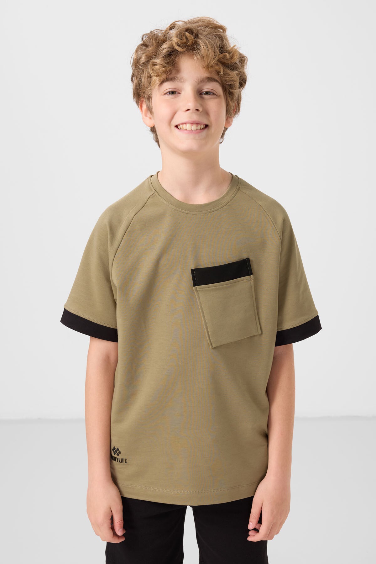 pamuklu yumuşak dokulu oversize cep detayli erkek çocuk t-shirt - 11295 - Justyol