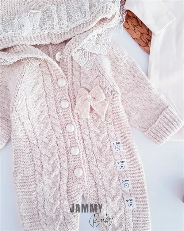 Ensemble Bébé Collection Luxe – Combinaison Tricot Laine avec Dentelle & Body Assorti