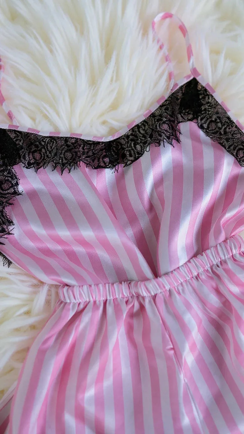 Ensemble de nuit satin rayé avec dentelle élégante - Justyol