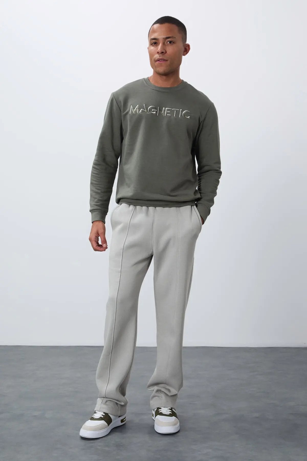 yazi nakişli o yaka rahat form erkek sweatshirt - 88020 - Justyol