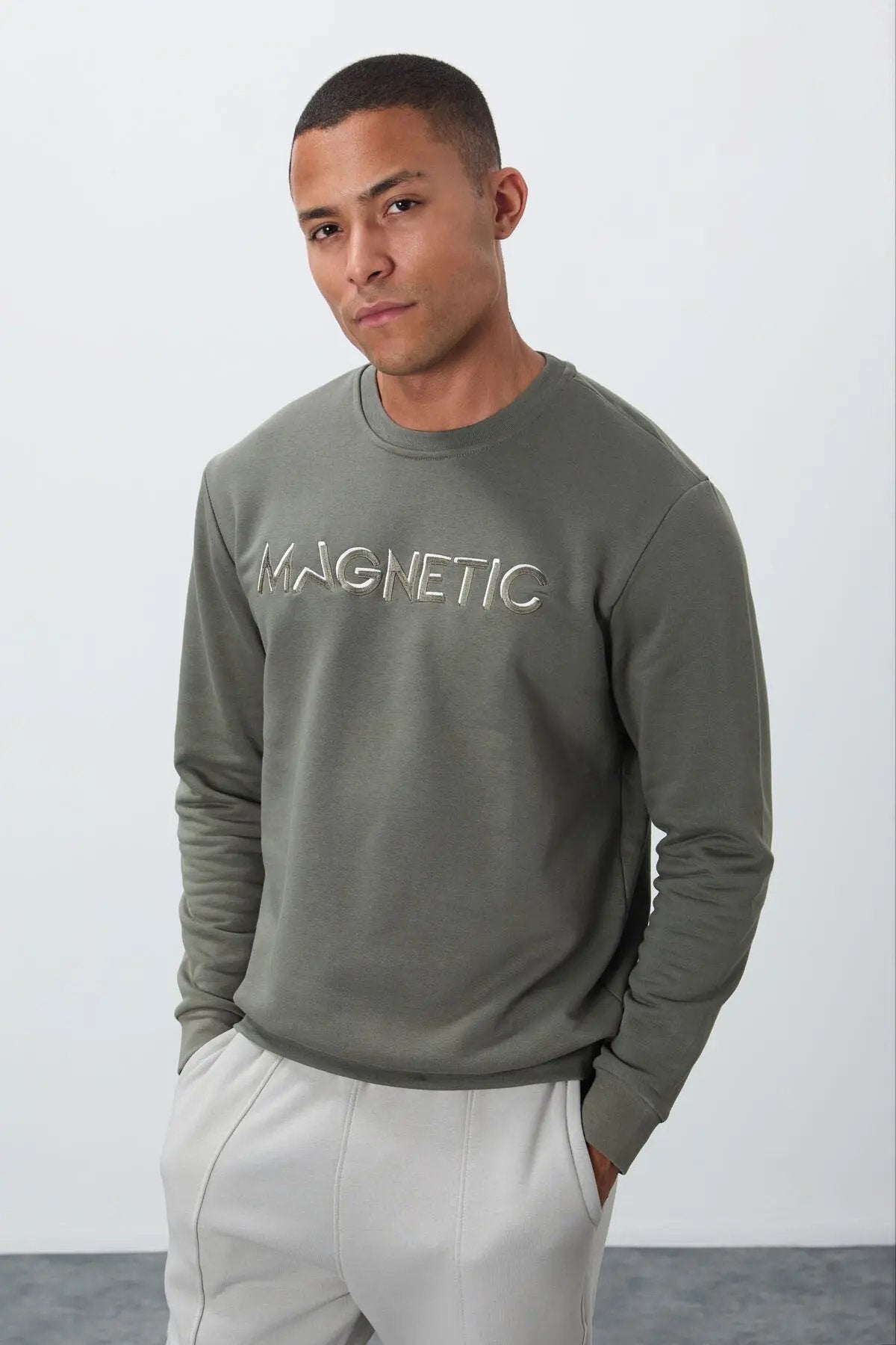 yazi nakişli o yaka rahat form erkek sweatshirt - 88020 - Justyol