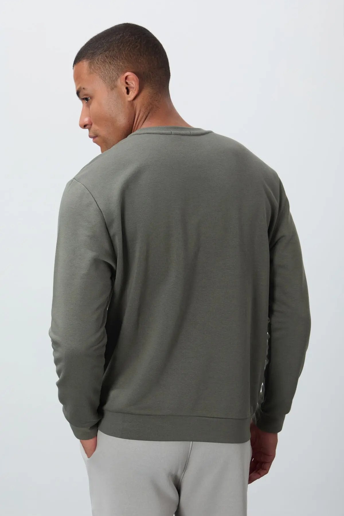 yazi nakişli o yaka rahat form erkek sweatshirt - 88020 - Justyol