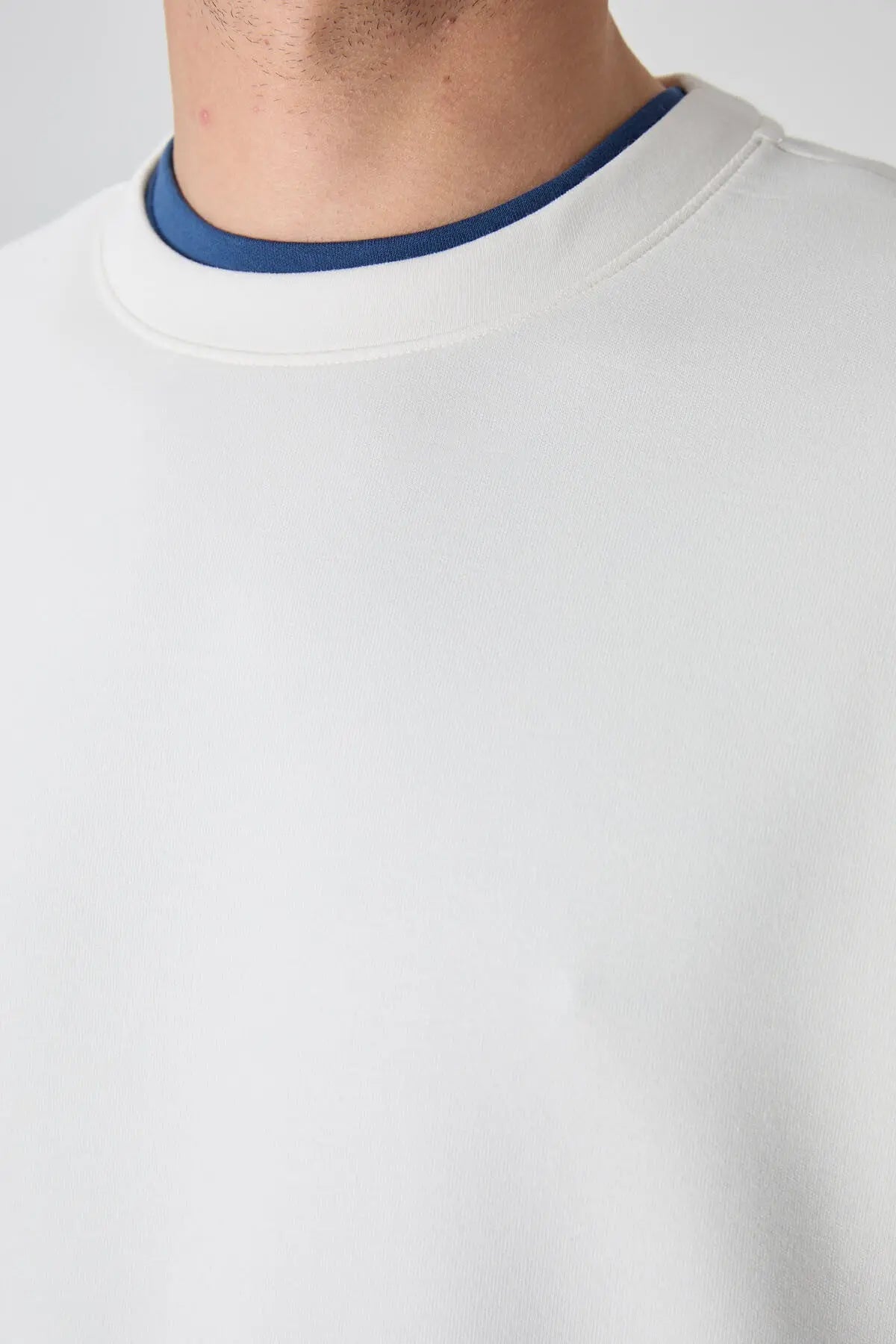 basic o yaka rahat form erkek sweatshirt - 88053 - Justyol