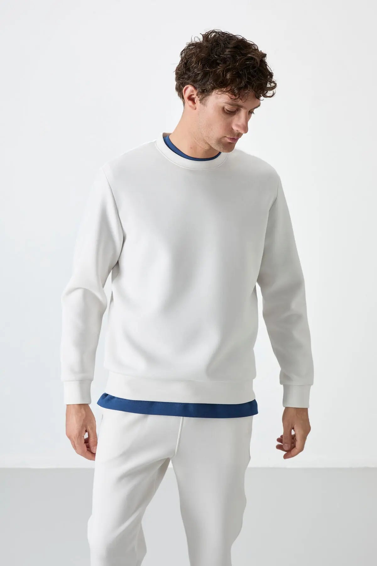 basic o yaka rahat form erkek sweatshirt - 88053 - Justyol
