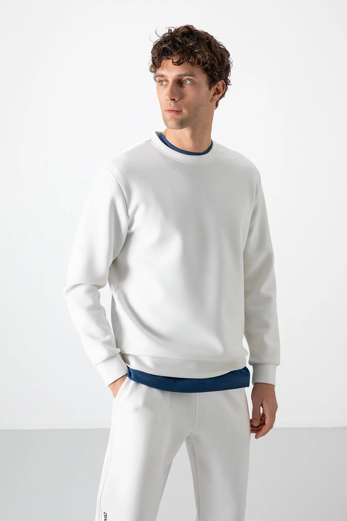 basic o yaka rahat form erkek sweatshirt - 88053 - Justyol