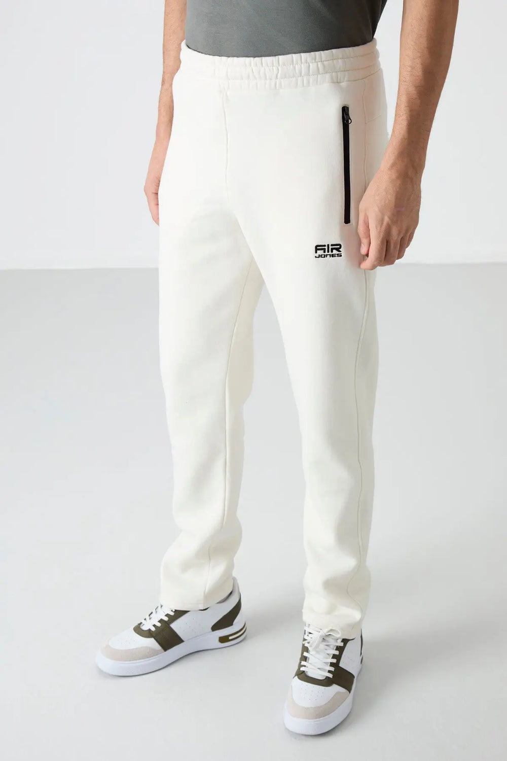 Pantalon Jogging Homme Carlo Şardonlu – Coupe Confort avec Poche Zippée