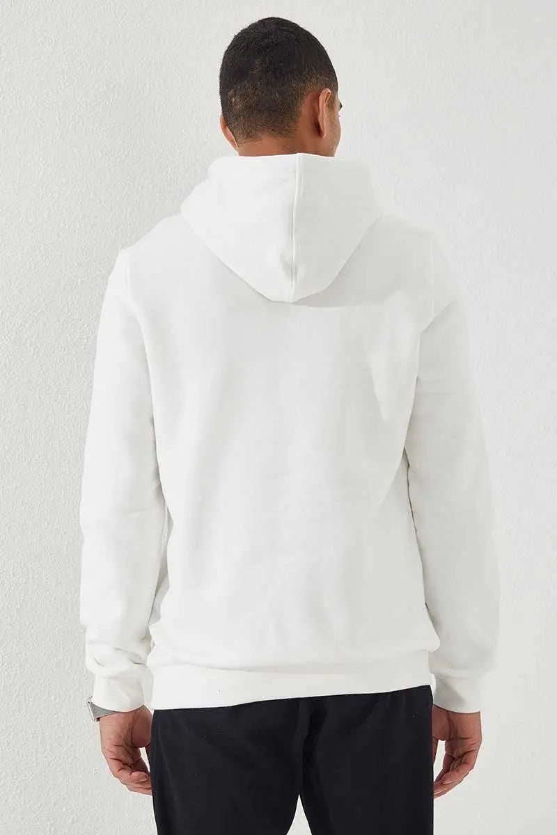 Sweatshirt pour homme à capuche avec poche kangourou et broderie, coupe standard - 87839