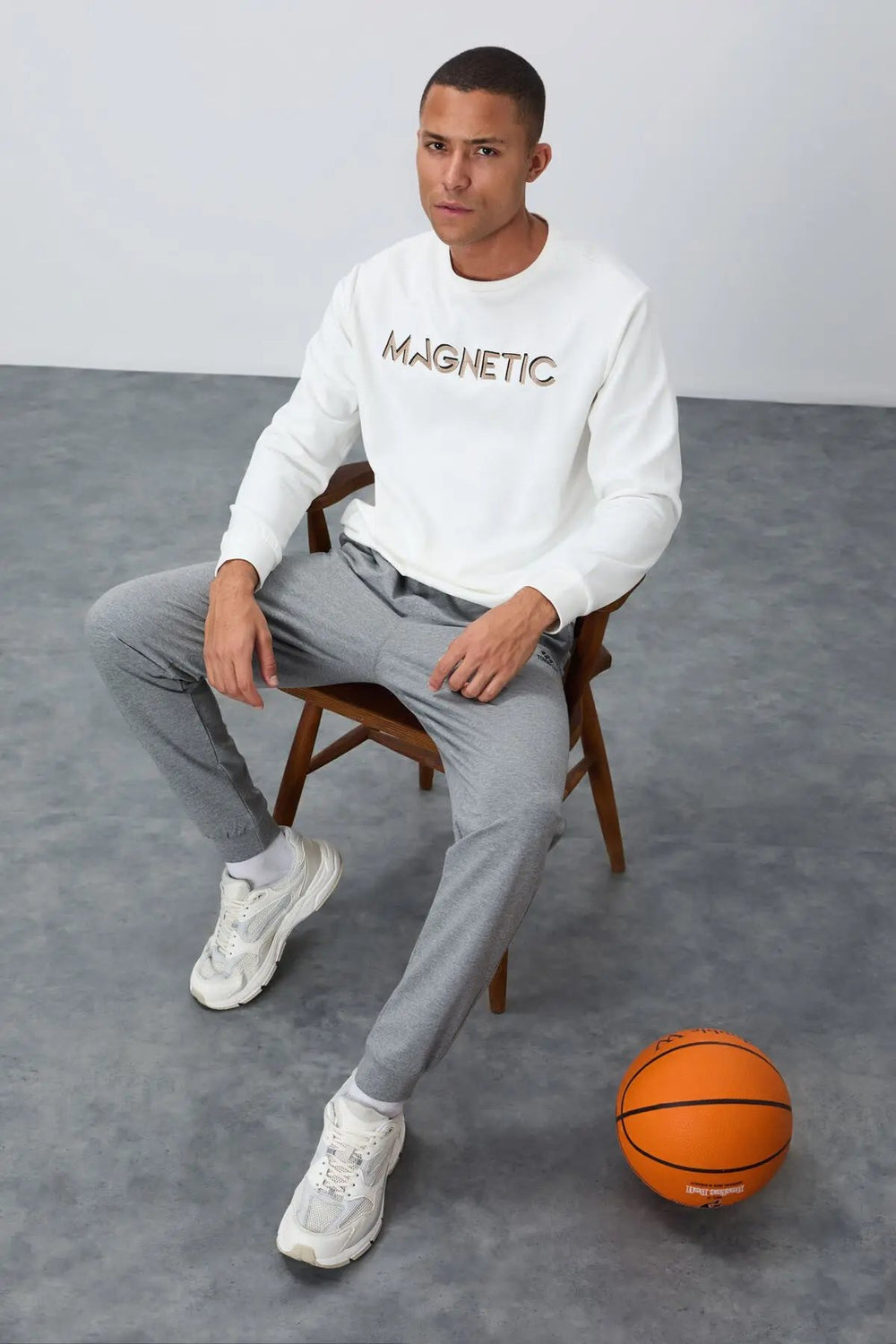 Sweatshirt pour homme à col rond avec broderie, coupe décontractée - 88020