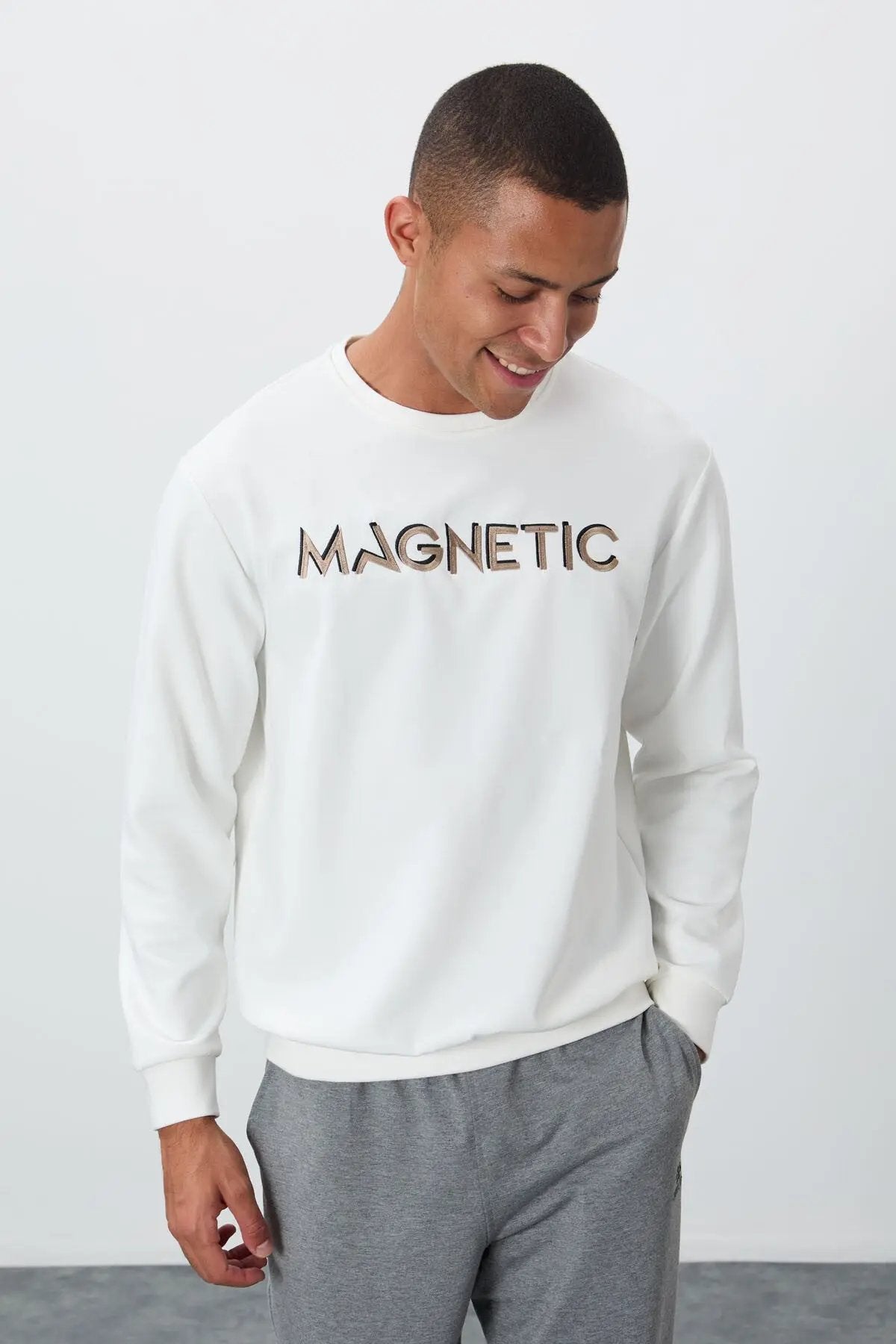 yazi nakişli o yaka rahat form erkek sweatshirt - 88020 - Justyol