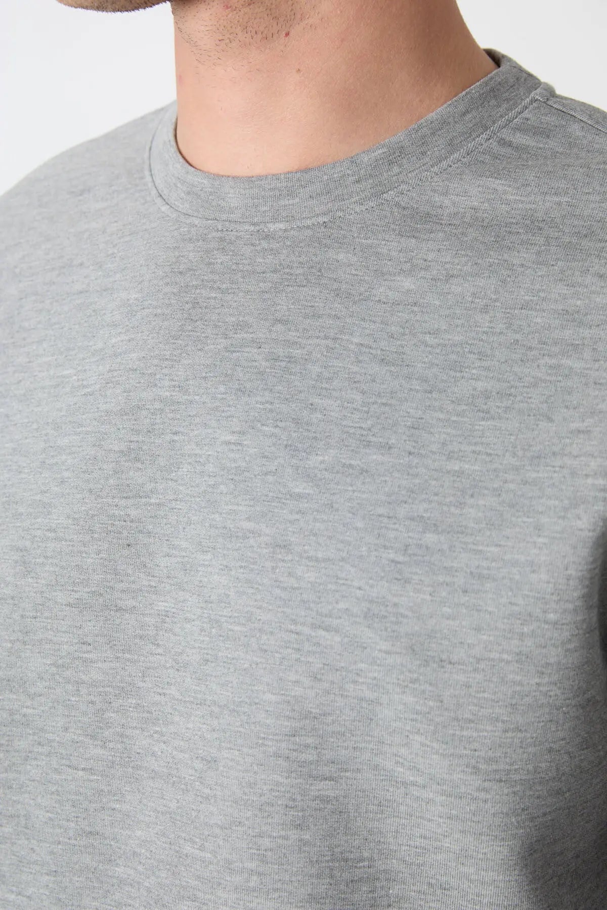 basic o yaka rahat form erkek sweatshirt - 88053 - Justyol