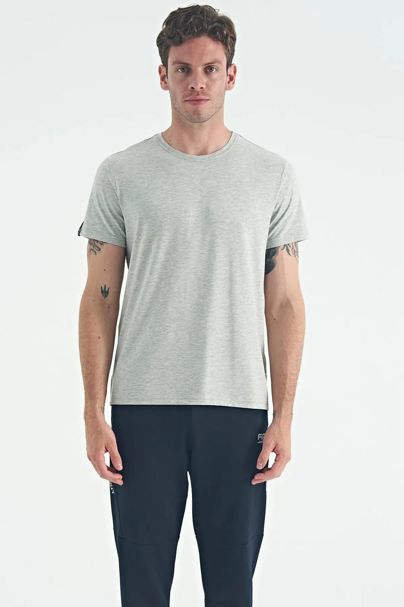 T-shirt pour homme à col rond, coupe standard, modèle basique - 88245