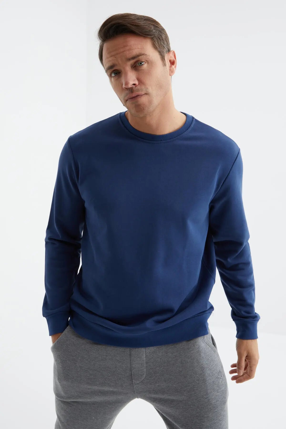 basic o yaka rahat form erkek sweatshirt - 88053 - Justyol