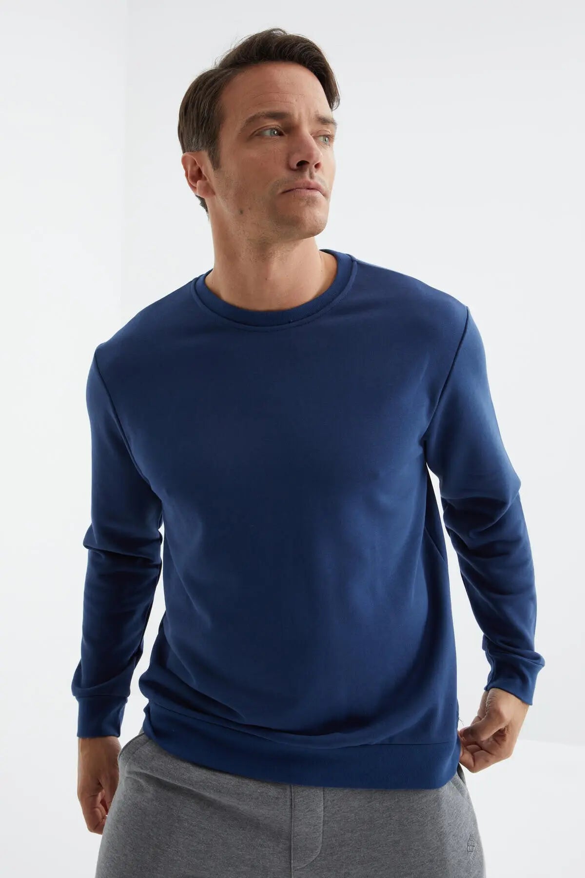basic o yaka rahat form erkek sweatshirt - 88053 - Justyol