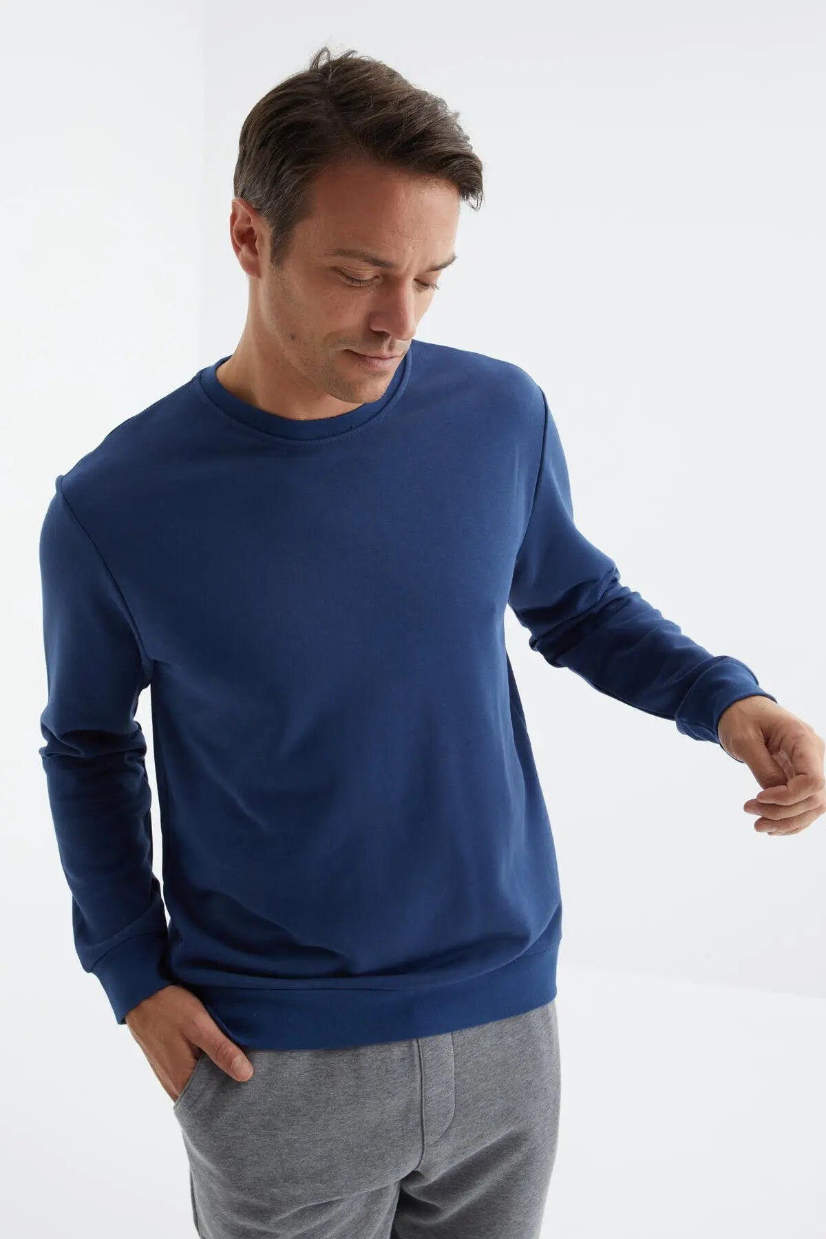 basic o yaka rahat form erkek sweatshirt - 88053 - Justyol
