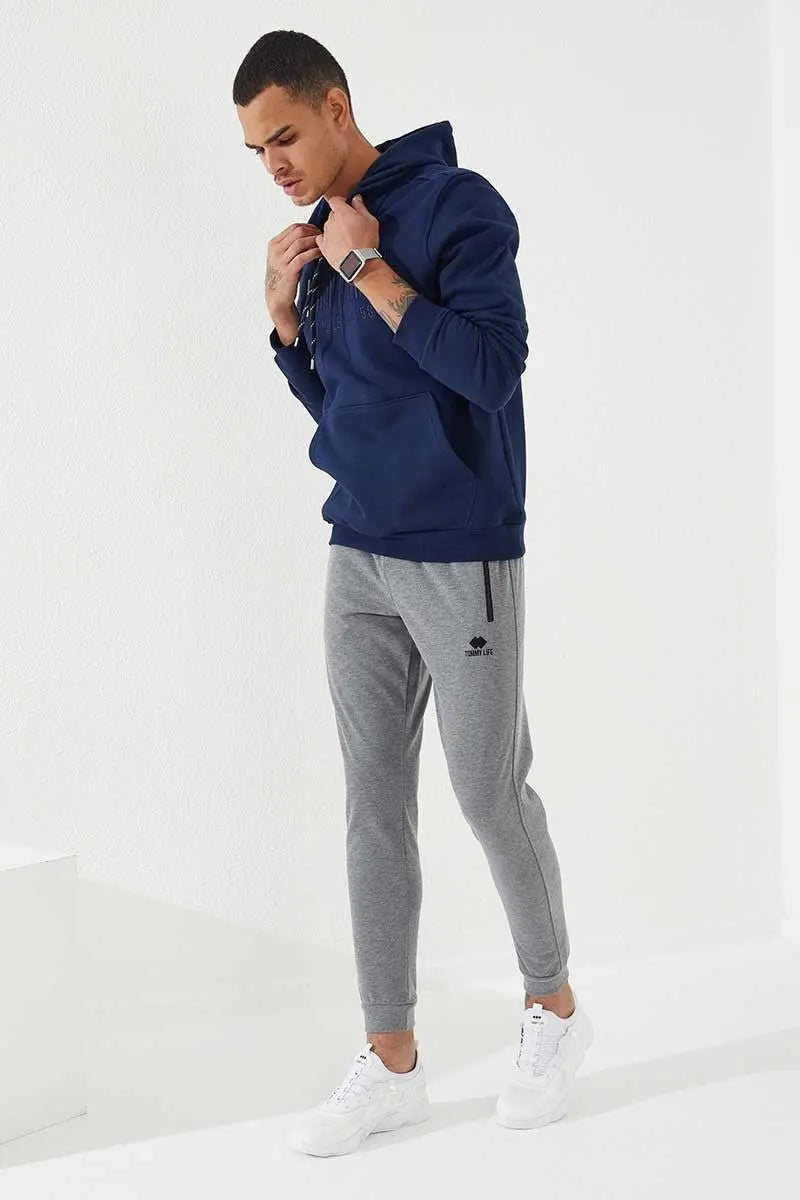 Sweatshirt pour homme à capuche avec poche kangourou et broderie, coupe standard - 87839