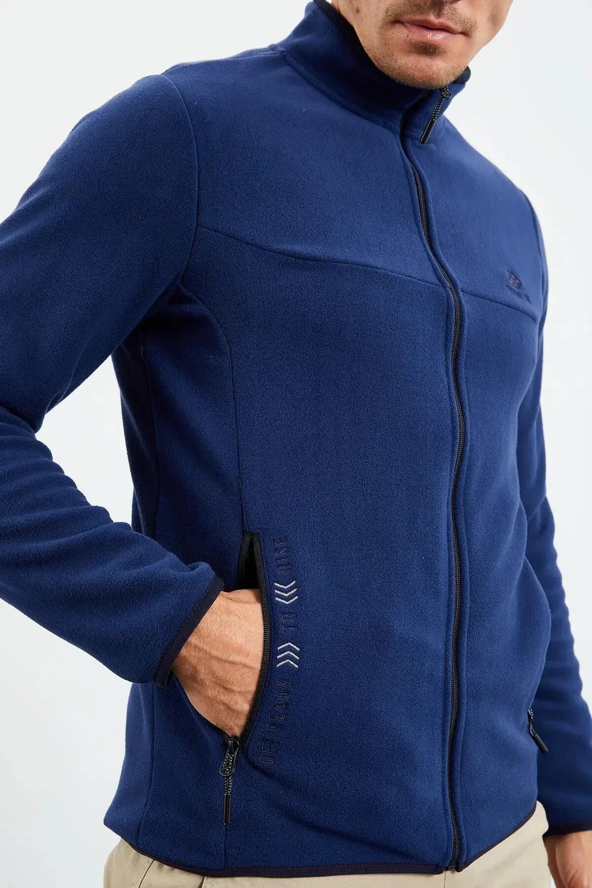 Sweatshirt pour homme en polaire à col montant et fermeture éclair, coupe standard avec broderie - 87992 - Justyol