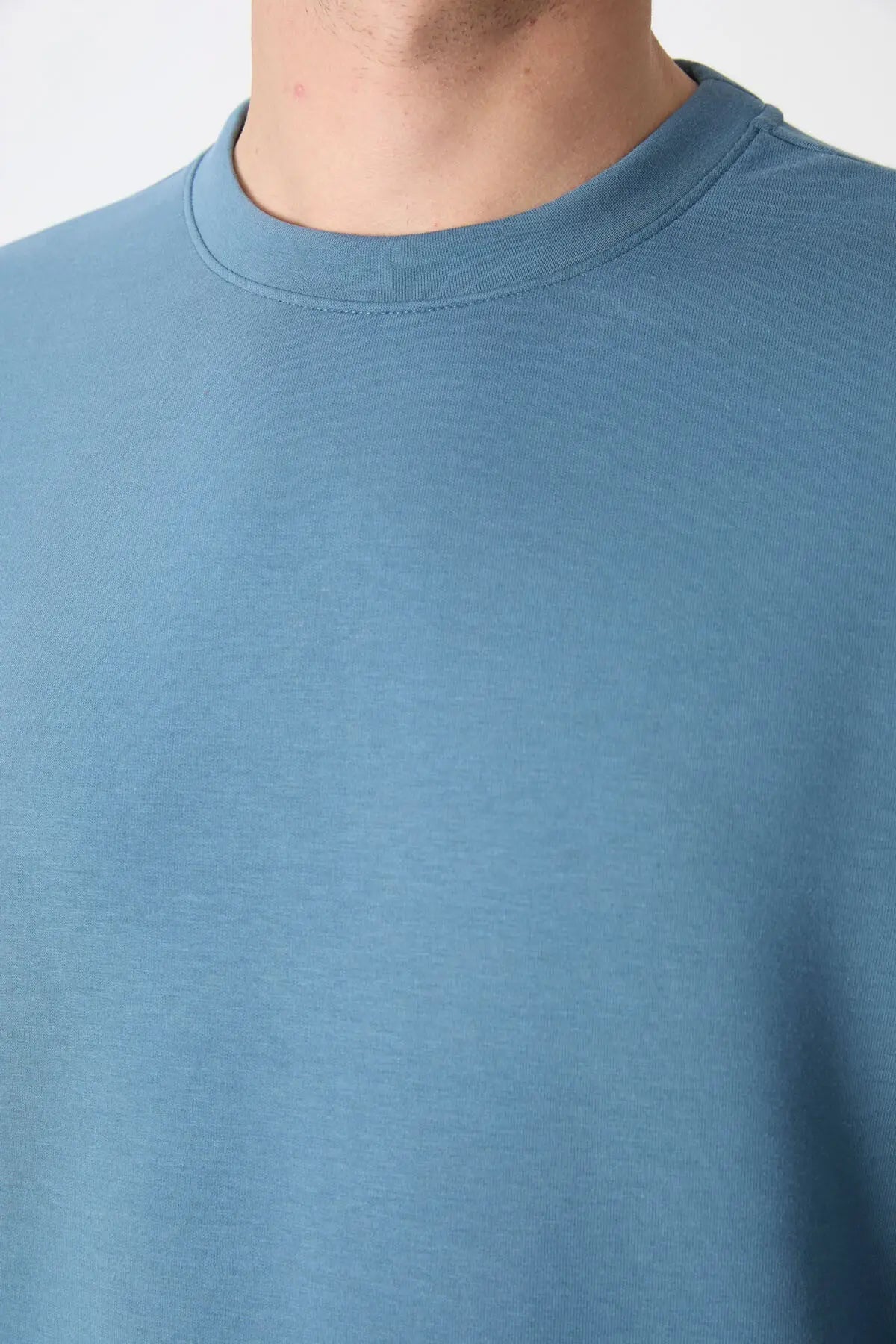 basic o yaka rahat form erkek sweatshirt - 88053 - Justyol