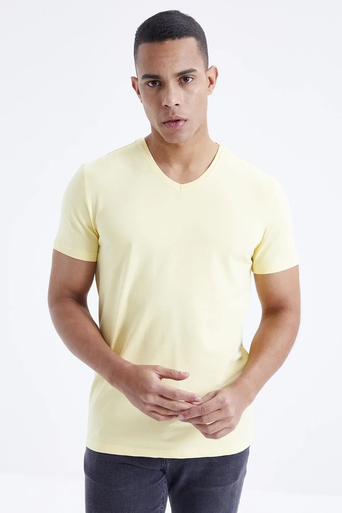T-shirt homme basique col V manches courtes coupe standard- 87912 - Justyol