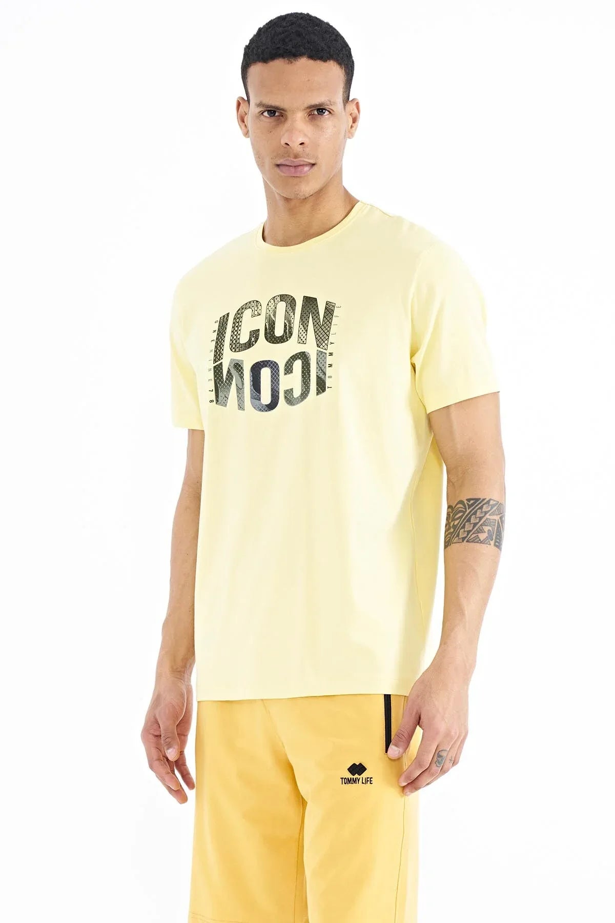 t‑shirt homme col en V imprimé casual- 88174 - Justyol