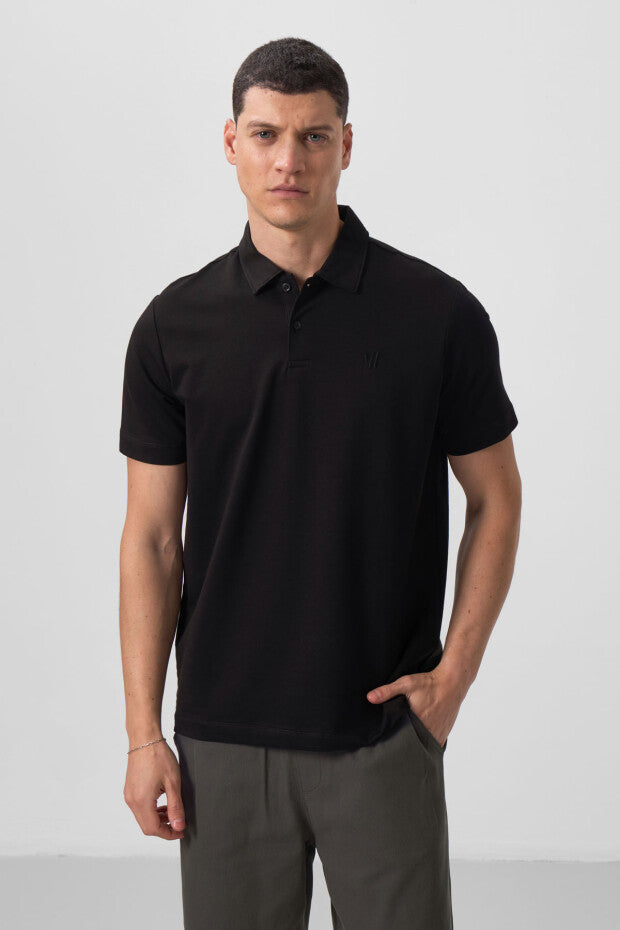 Polo homme basic à logo poitrine – coupe standard en coton doux - 87768
