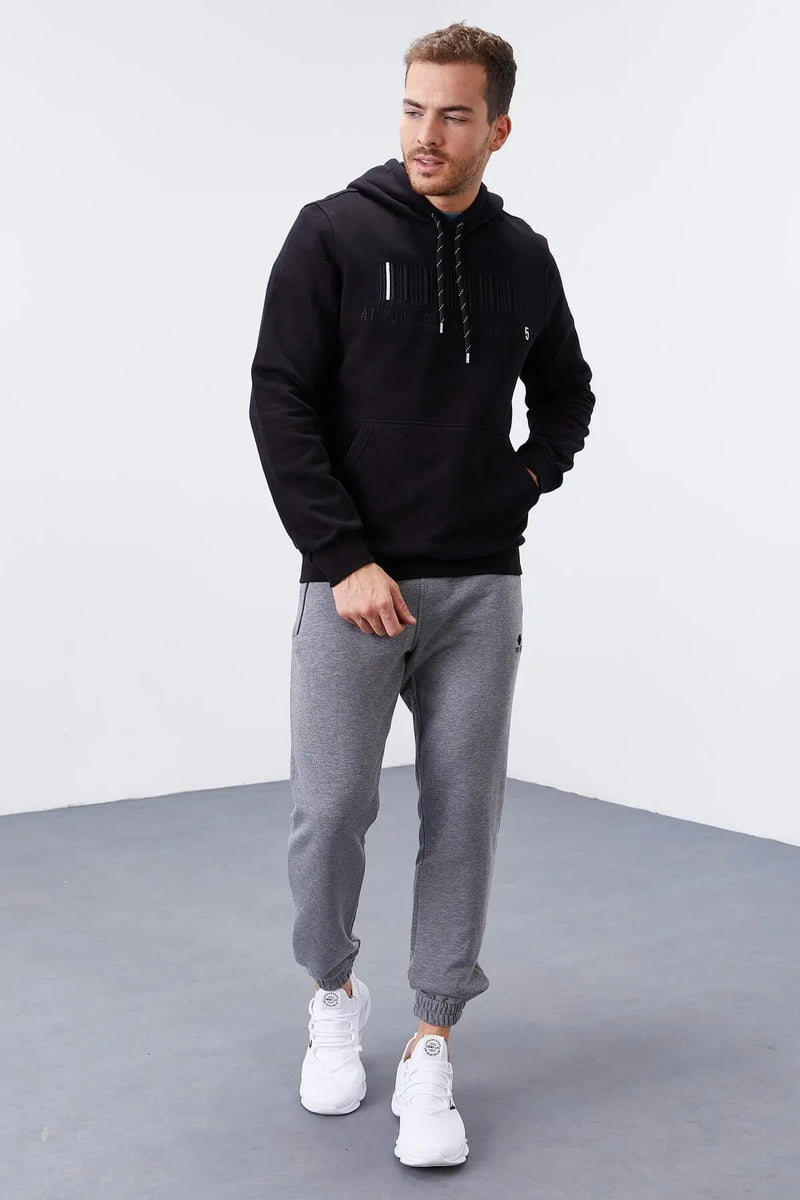 Sweatshirt pour homme à capuche avec poche kangourou et broderie, coupe standard - 87839