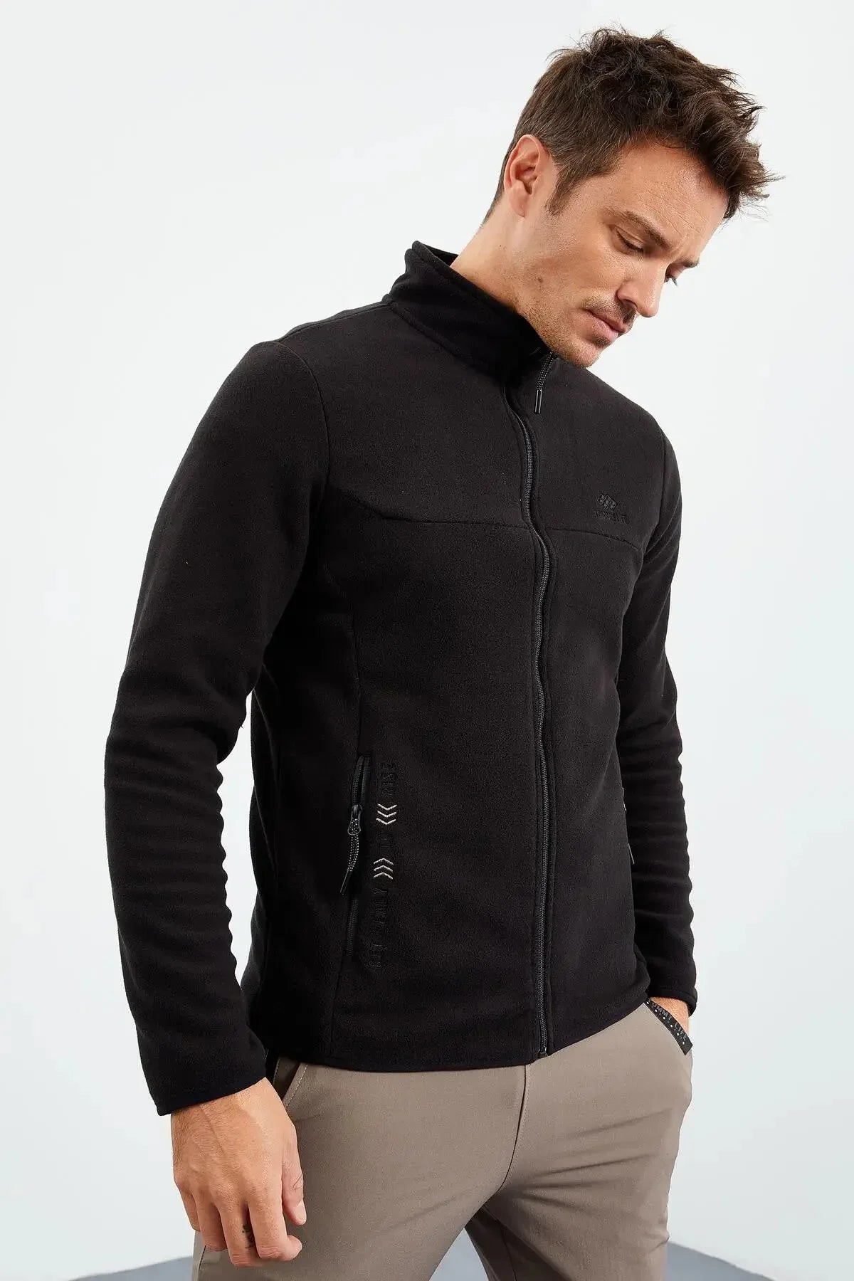 Sweatshirt pour homme en polaire à col montant et fermeture éclair, coupe standard avec broderie - 87992 - Justyol