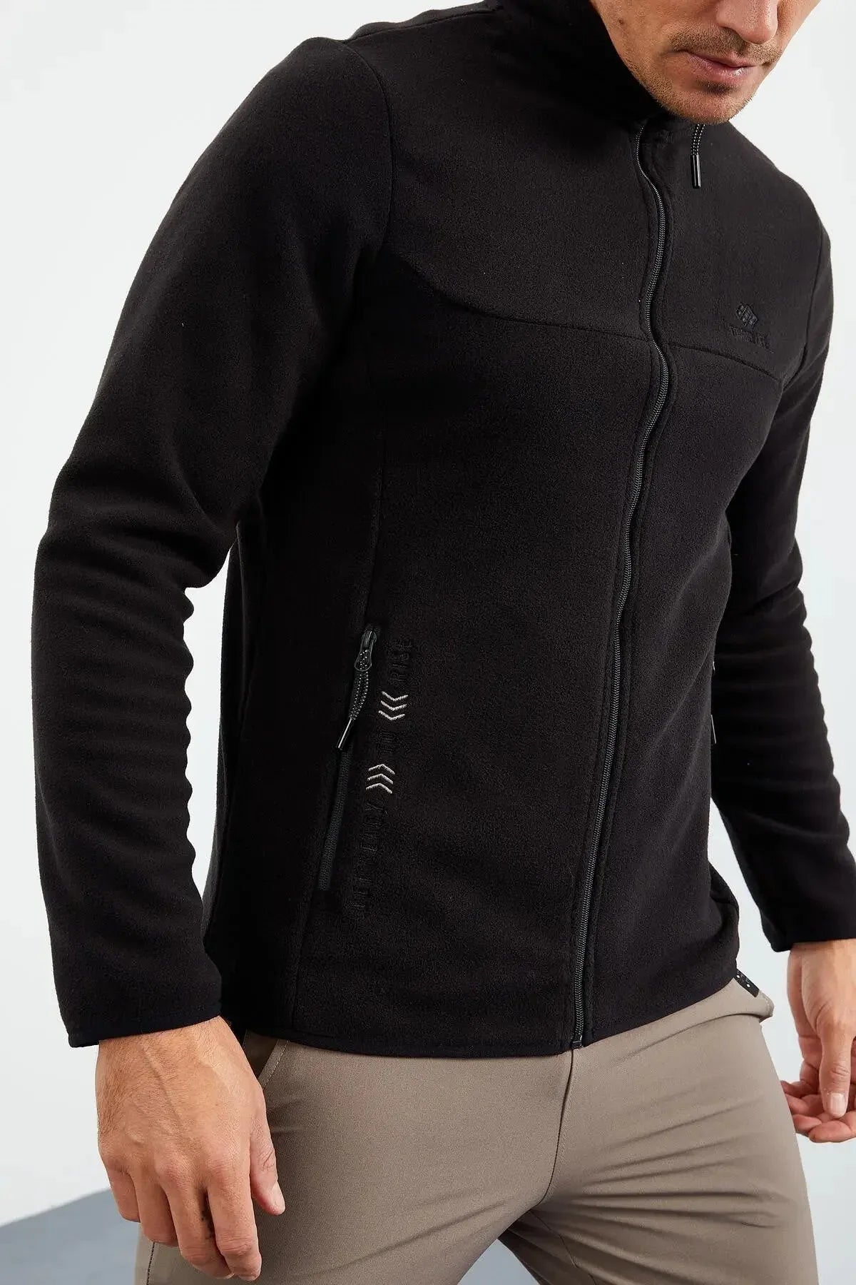 Sweatshirt pour homme en polaire à col montant et fermeture éclair, coupe standard avec broderie - 87992 - Justyol